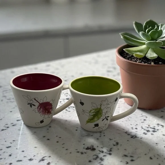 Two Starbucks 2007 Ceramic Falling Leaves Mugs Red and Green 8 oz - Picture 15 of 15